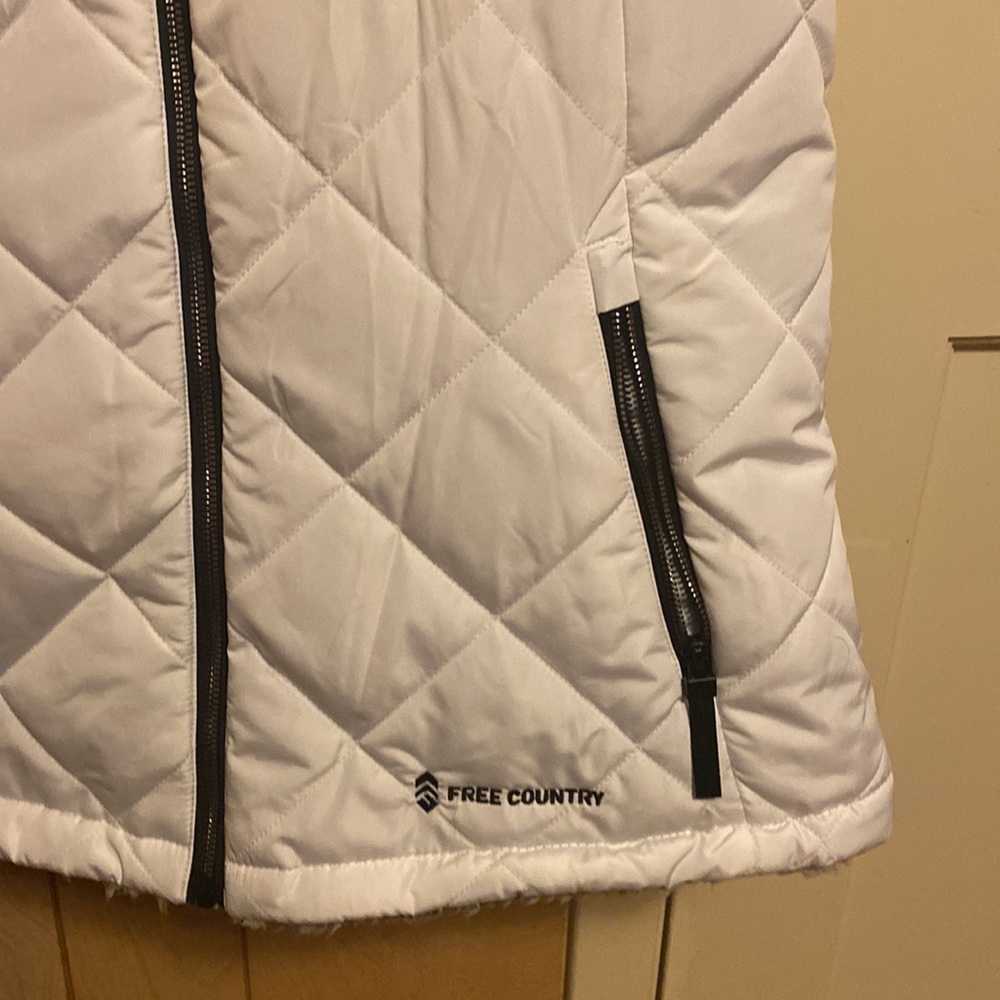 Free country puffy vest - Picture 2 of 4